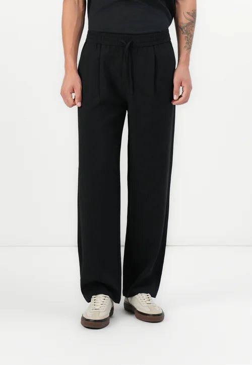 Cigarette trousers